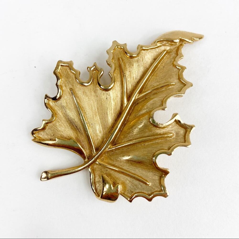 Vintage Crown Trifari Leaf Brooch Pin